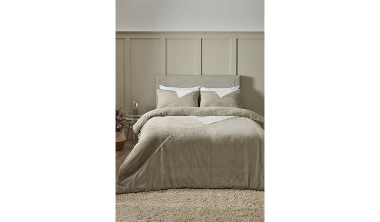 Catherine Lansfield Cosy Larsson Fleece Bedding Set - King