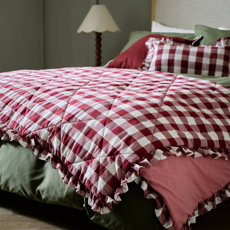 Habitat Gingham Quilted Bedspread - Berry - 200x220cm 0