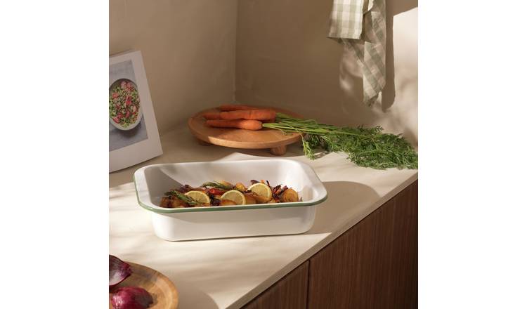 Argos Home 37cm Large Enamel Carbon Steel Roaster