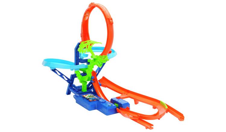 Stunt Tracks Mid-Air Crash Playset with 1:64 Scale Toy Car