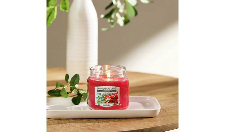 Yankee Home Inspiration Medium Jar Candle - Mistletoe Charm