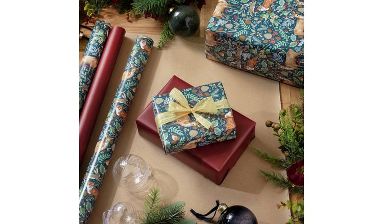 Argos Home Set of 3 Traditional Wrapping Paper With 6 Tags