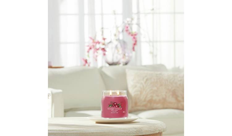 Yankee Signature Medium Jar Candle - Black Cherry