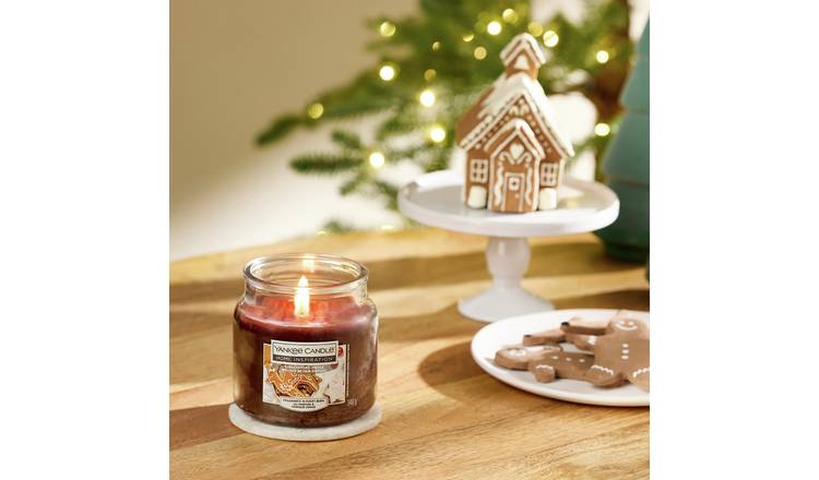 Yankee Home Inspiration Medium Jar Candle-Gingerbread Jingle