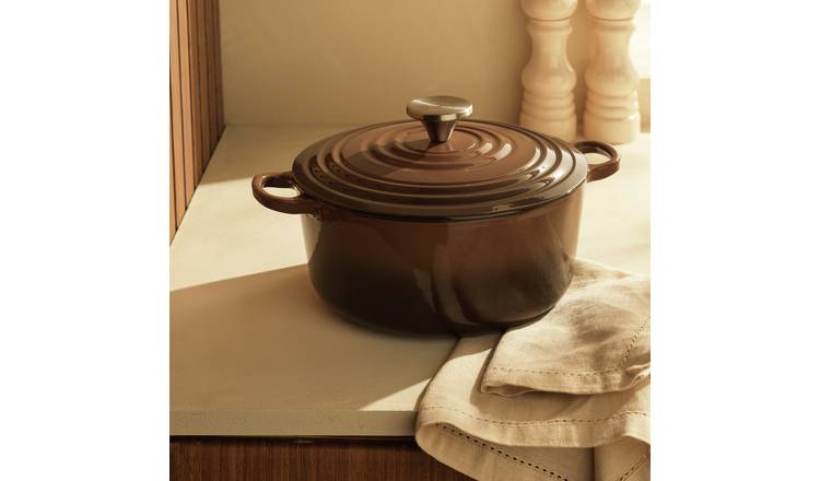 Habitat 3.3 Litre Cast Iron Casserole Dish - Chocolate