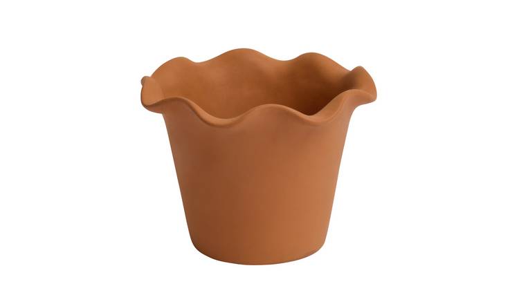 Habitat Scalloped 21cm Clay Grey Planter – Small
