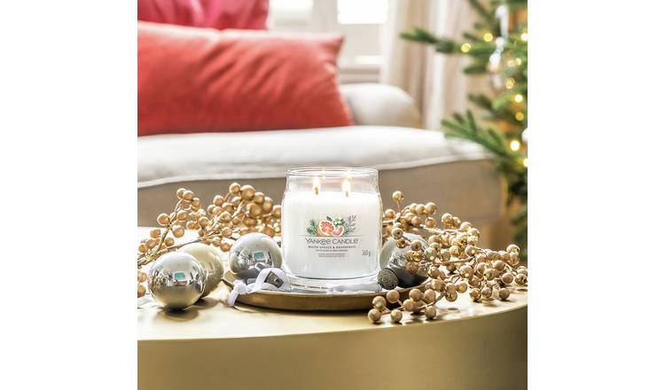 Yankee Signature Medium Jar Candle-White Spruce & Grapefruit