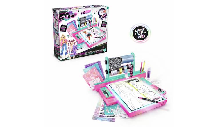 Style 4 Ever Fashion Designer Light Up Studio