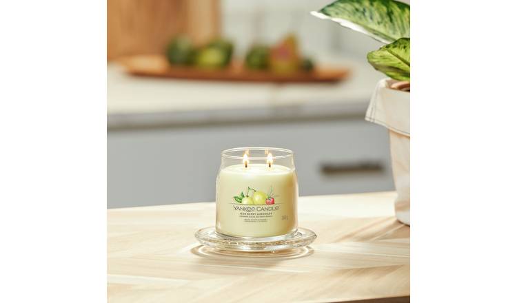 Yankee Signature Medium Jar Candle - Iced Berry Lemonade