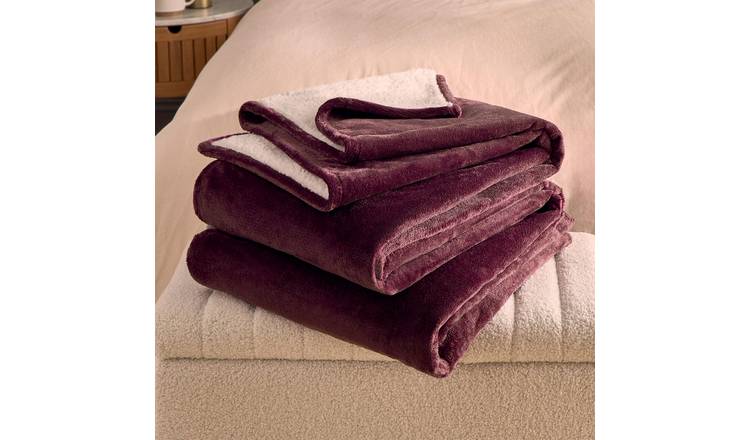 Silentnight Heat Genie Self-Heating Giant Blanket - Berry