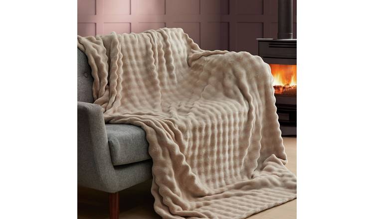 Silentnight Snugsie Bubble Fleece Giant Blanket - Natural