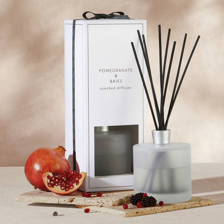 Habitat 500ml Scented Diffuser - Pomegranate & Baies 0