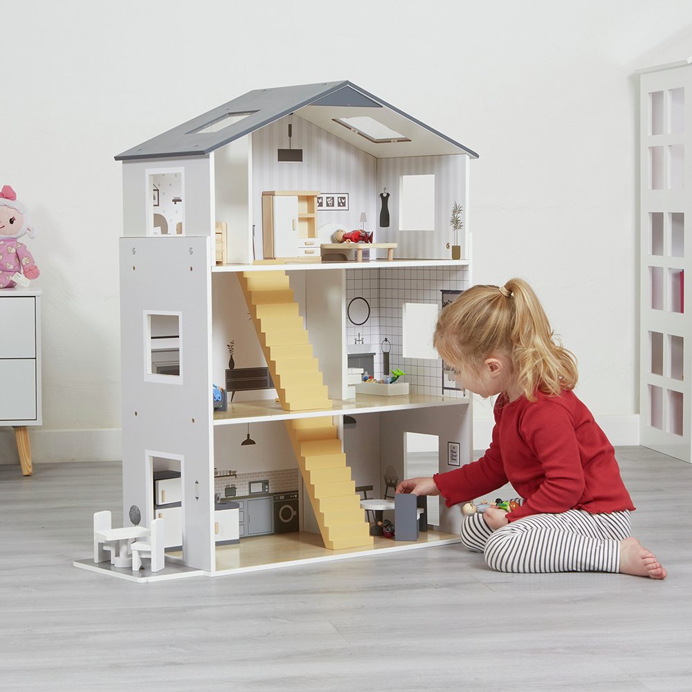 Liberty House Toys Wooden Dolls House with 18 Accessories review