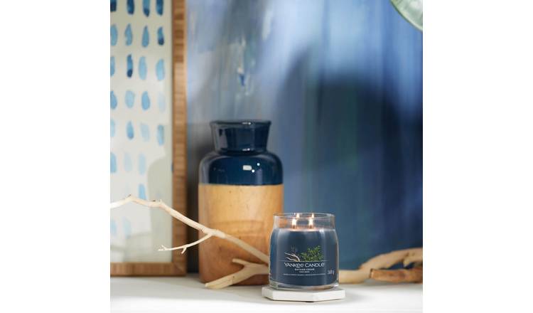 Yankee Signature Medium Jar Candle - Bayside Cedar