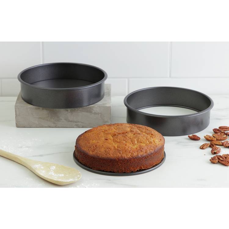 Argos Home Pack of 2 Round 19.4cm Sandwich Cake Tins 0