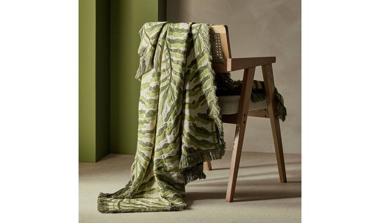 Habitat Leaf Jacquard Throw - Green - 150x125cm