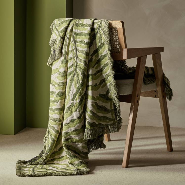 Habitat Leaf Jacquard Throw - Green - 150x125cm 0