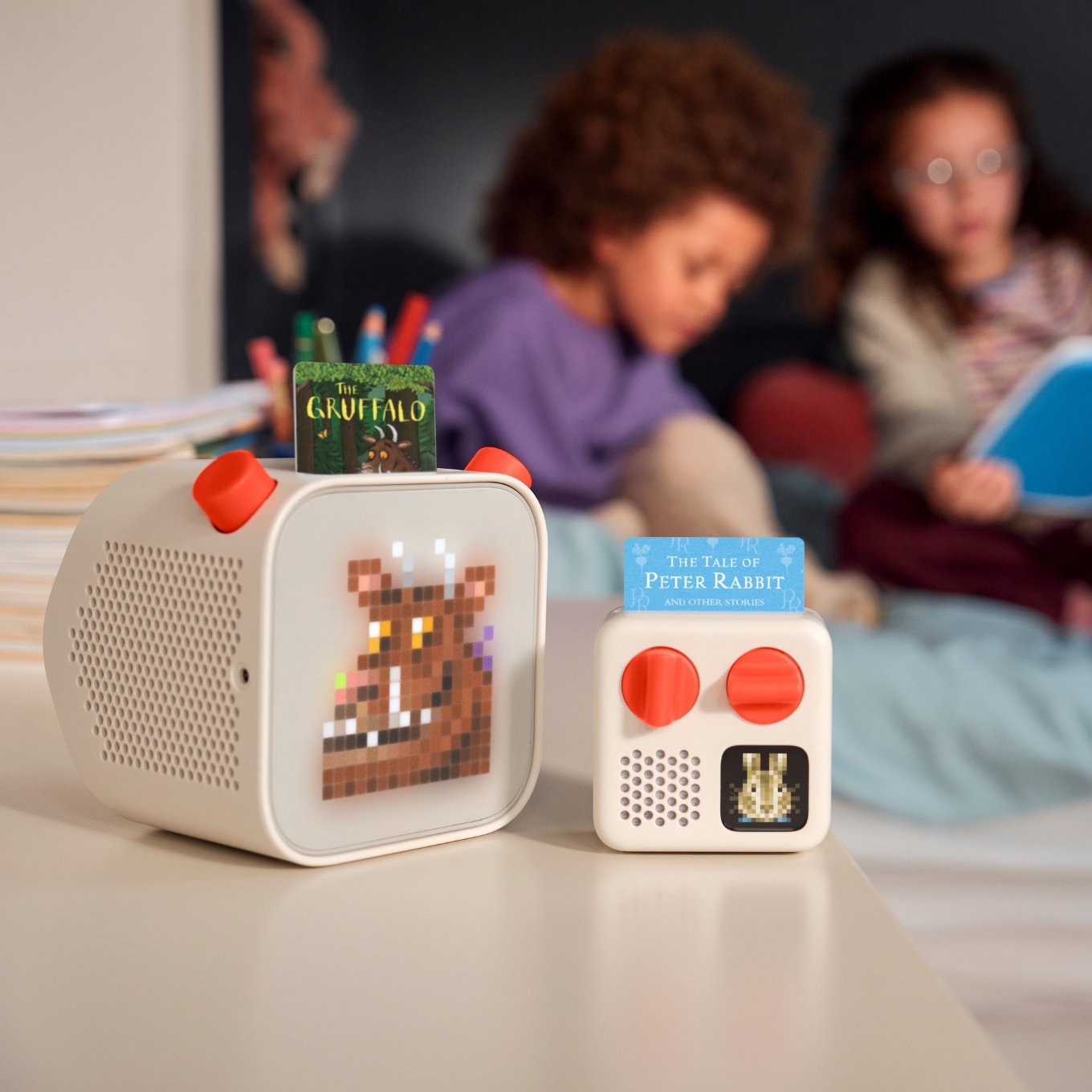 Yoto - Peppa Pig: on The Road with Peppa – Livre Audio en Anglais à écouter sur boîte à Histoire pour Enfant Yoto Player et Yoto Mini, audioconte 3 Ans et Plus Yoto - Peppa Pig: on The Road with Peppa – Livre Audio en Anglais à écouter sur boîte à Histoire pour Enfant Yoto Player et Yoto Mini, audioconte 3 Ans et Plus