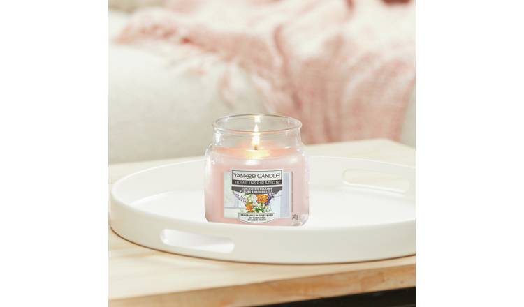 Yankee Candle Medium Scented Jar Candle - Sun Kissed Blooms