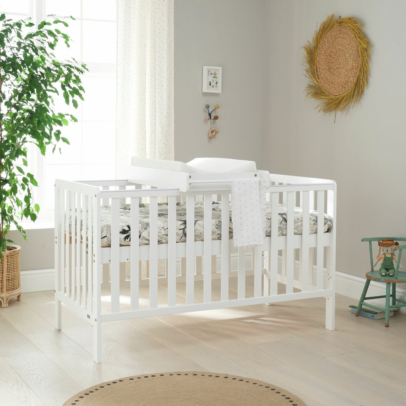 Malmo Baby Cot Bed, Cot Top Changer with Mattress Review