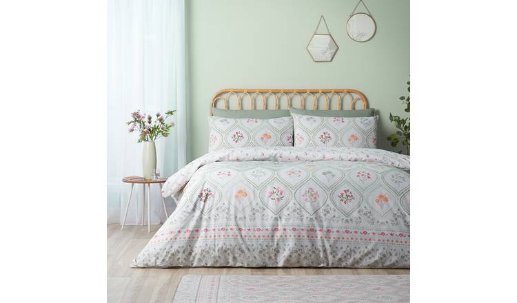Catherine Lansfield Cameo Floral Green Bedding Set- Kingsize
