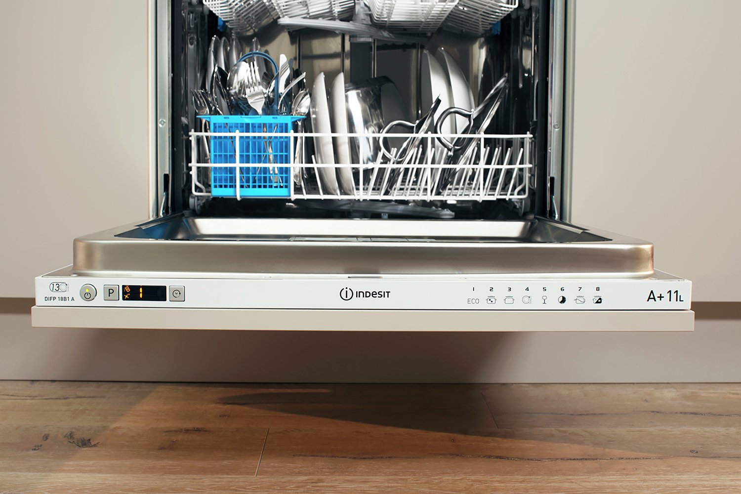 Indesit DIF16B1 Full Size Integrated Dishwasher Reviews