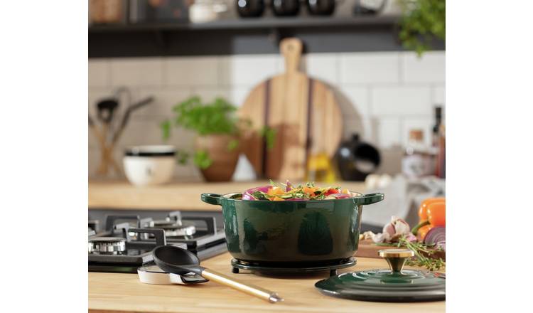 Habitat 3.3 Litre Cast Iron Casserole Dish - Green