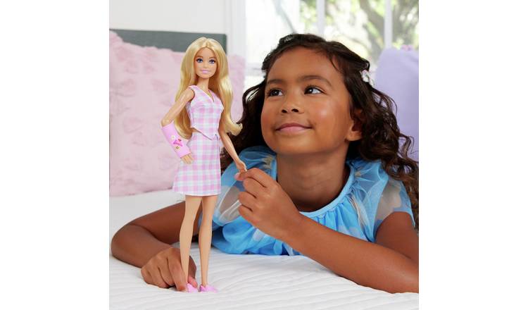 Barbie Fashionistas Doll with Arm Cast & Accessories