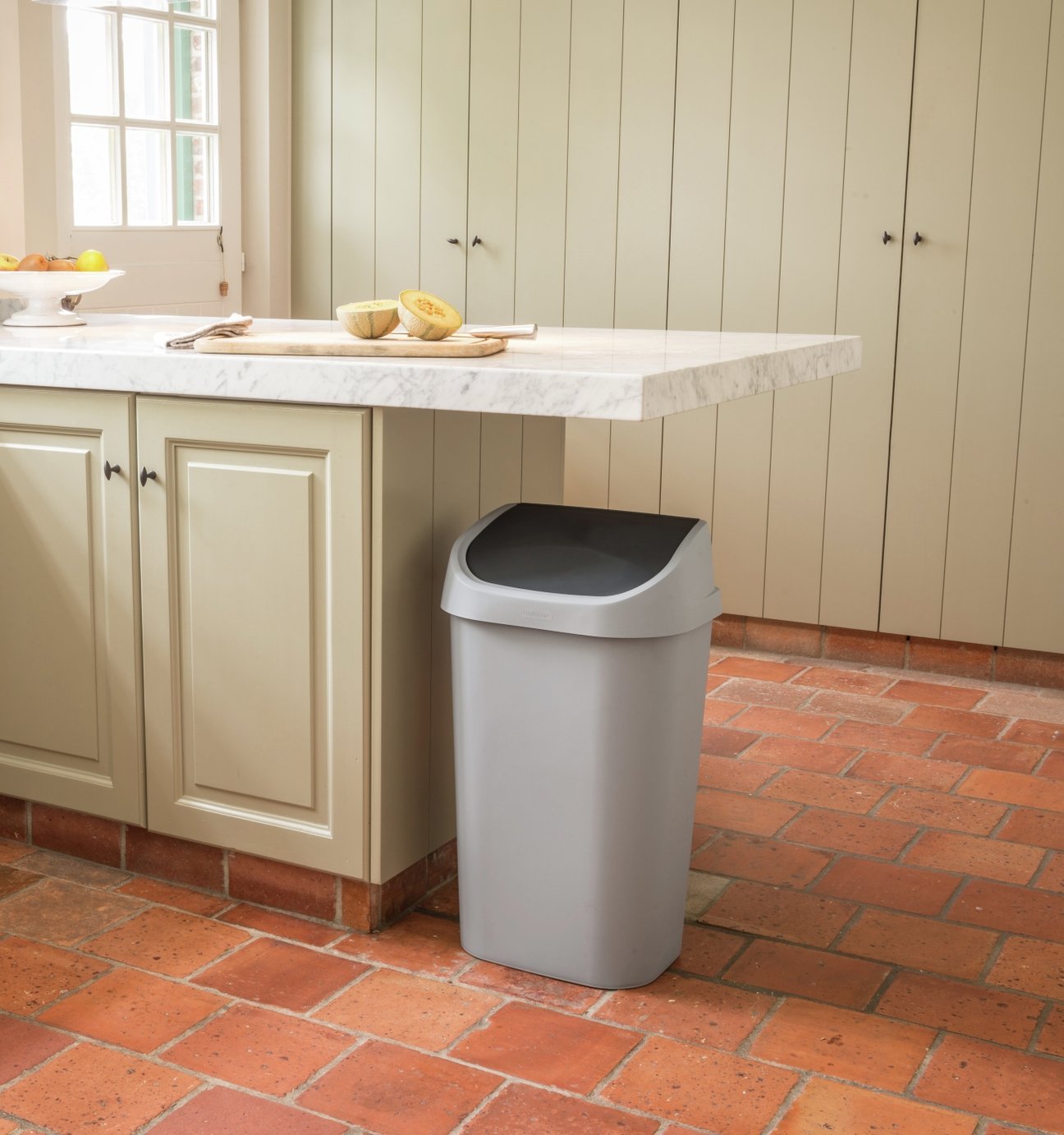 Curver Mistral 50 Litre Swing Top Bin Reviews