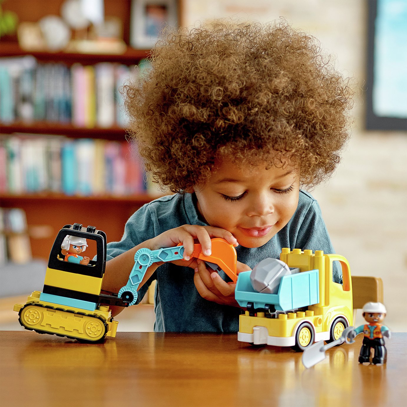 LEGO DUPLO Town Truck & Tracked Excavator Set -10931 Review