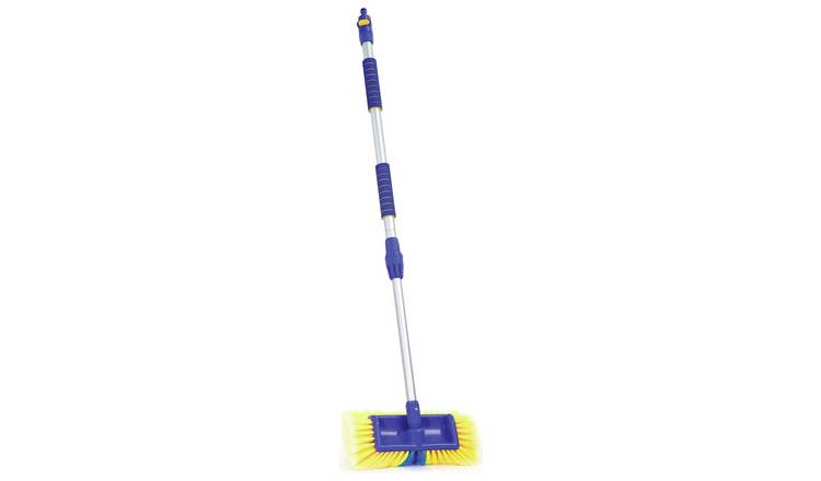 Buy Streetwize Blaster Brush With Pressurised Jet Spray Car