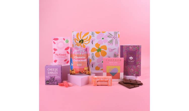 Spicers Of Hythe Sweet Treats With Tea Gift Hampers