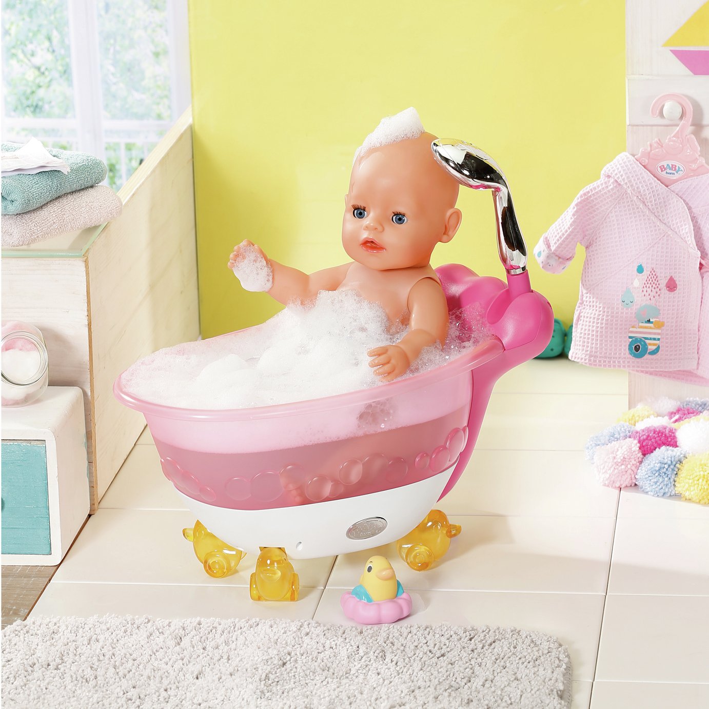 baby born bath