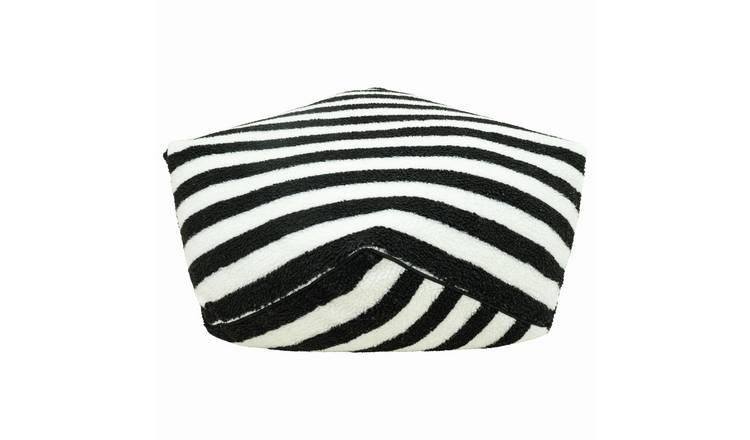 Rosewood Pet Sherpa Comfort Bed Black & White - Medium