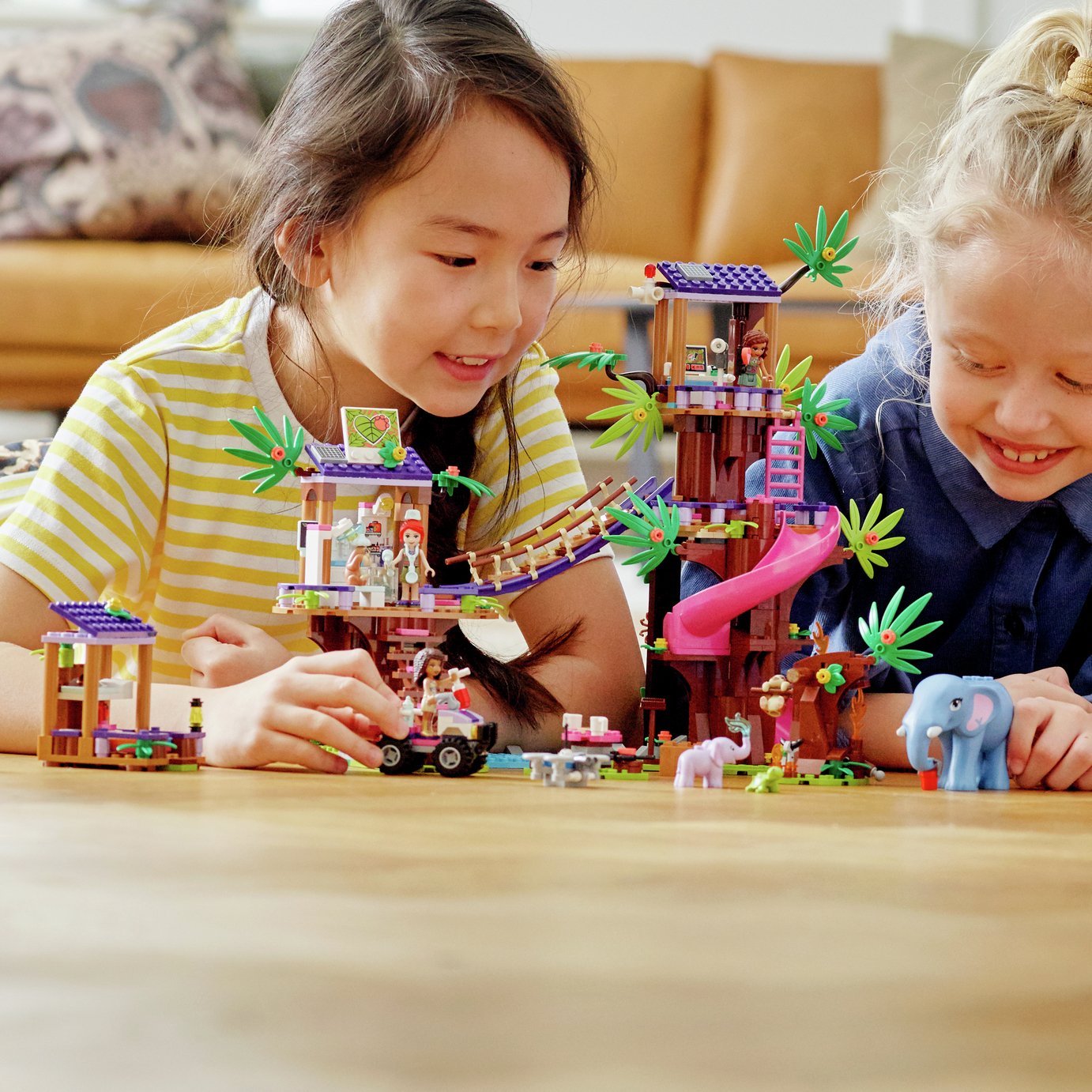 LEGO Friends Jungle Rescue Base Treehouse Vet Set Review