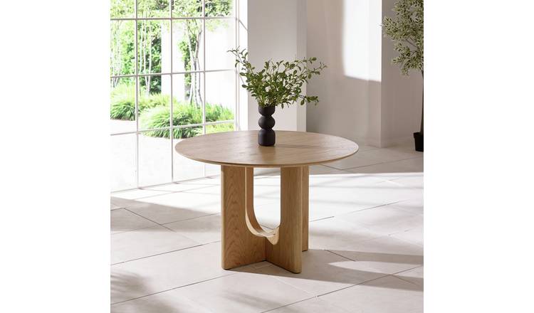 Julian Bowen Cellini 4 Seater Round Dining Table - Oak Effect