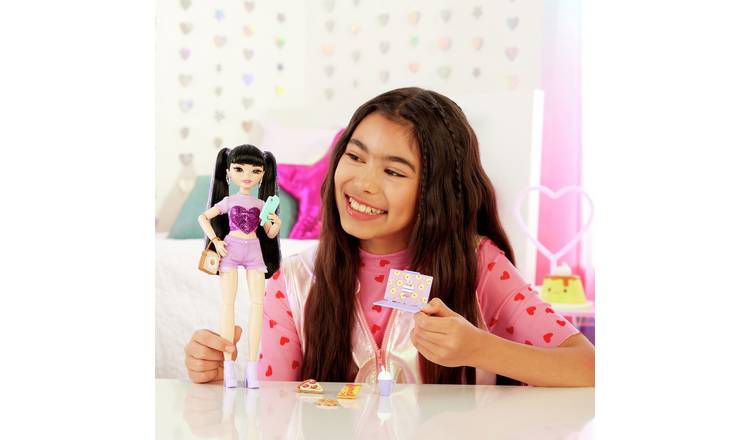 Barbie Dream Besties Renee Doll and Accessories