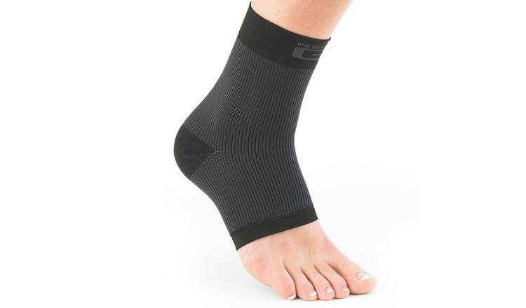 Buy Neo G Airflow Ankle Support - Medium | Athletic supports | Argos