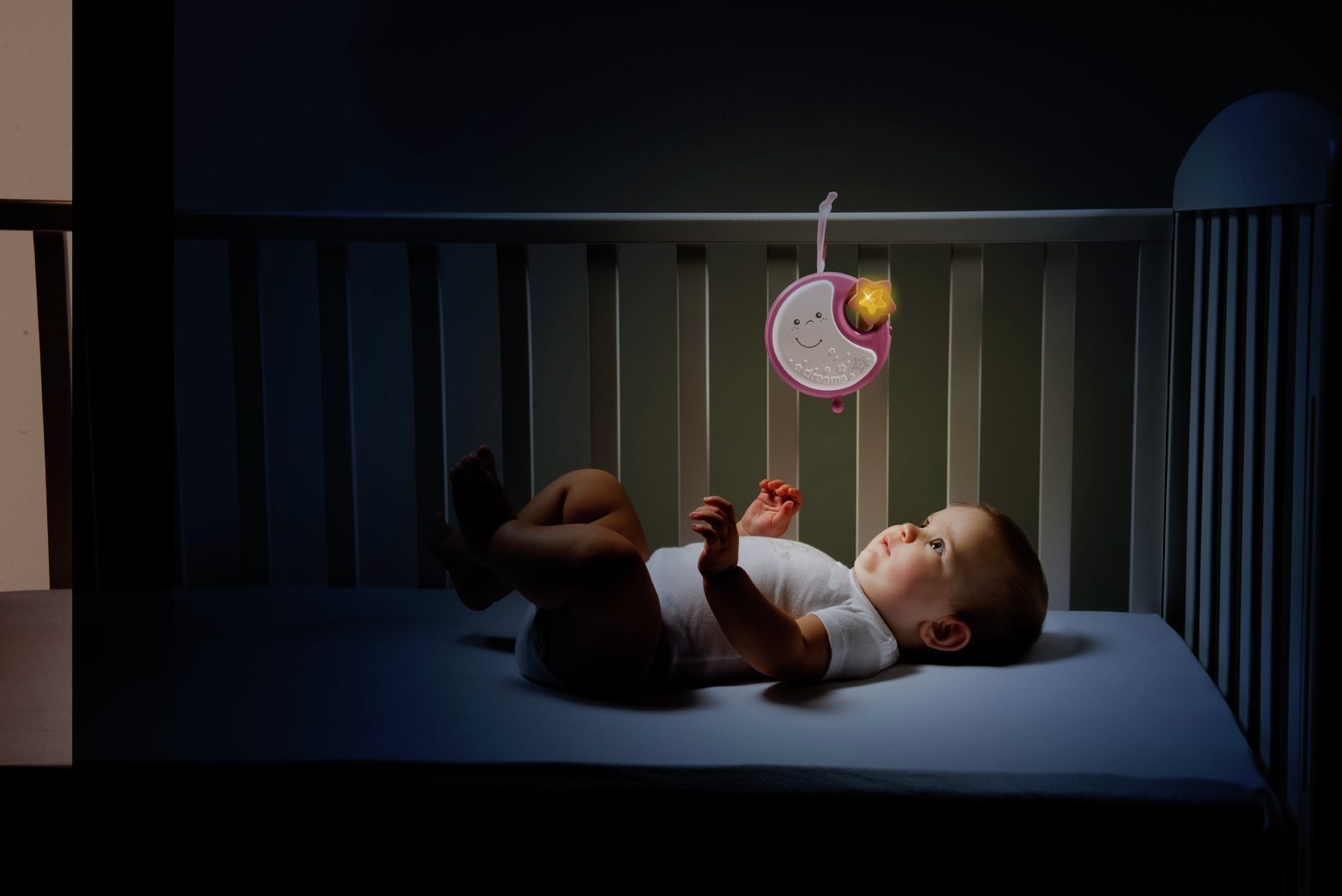 next2 dreams cot mobile