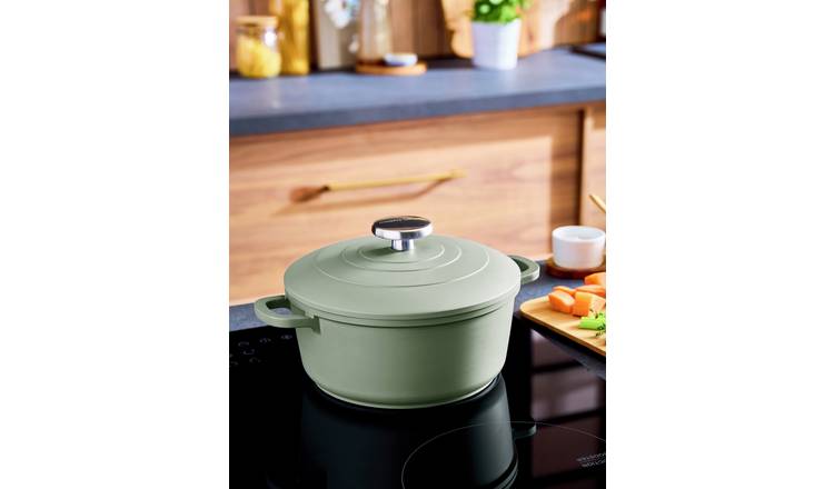 Morphy Richards 2.3 Litre Aluminium Casserole Dish - Green