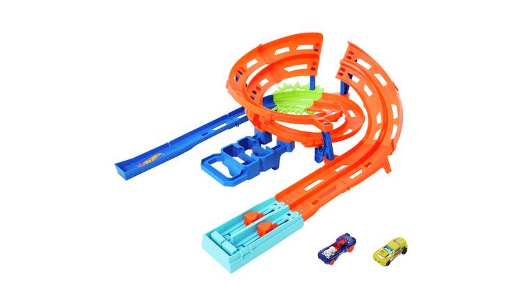 Hot Wheels Whip Around Raceway, 2 Toy Cars in 1:64 Scale, Storage