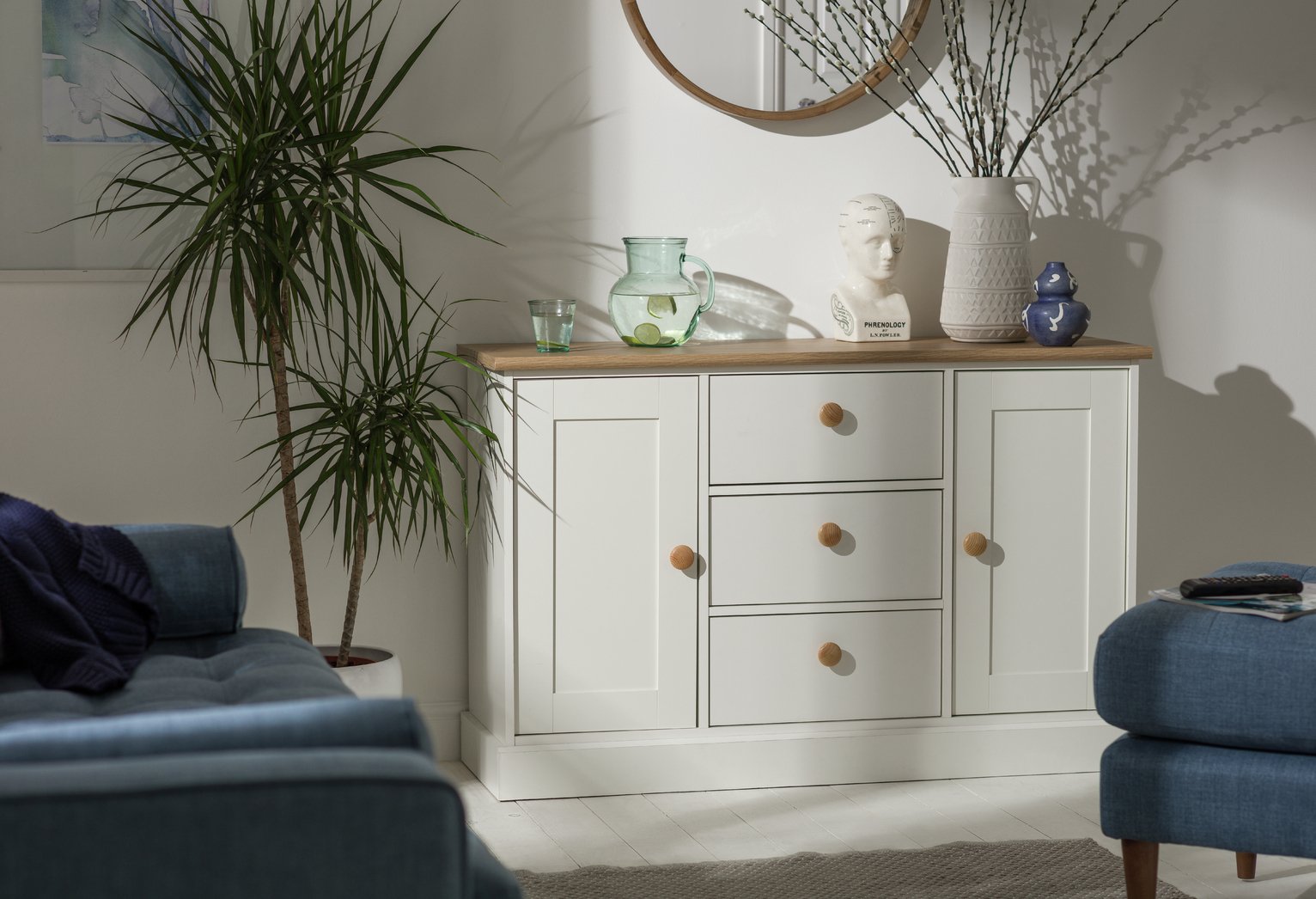 Argos Home Winchester 2 Door 3 Drawer Sideboard Review