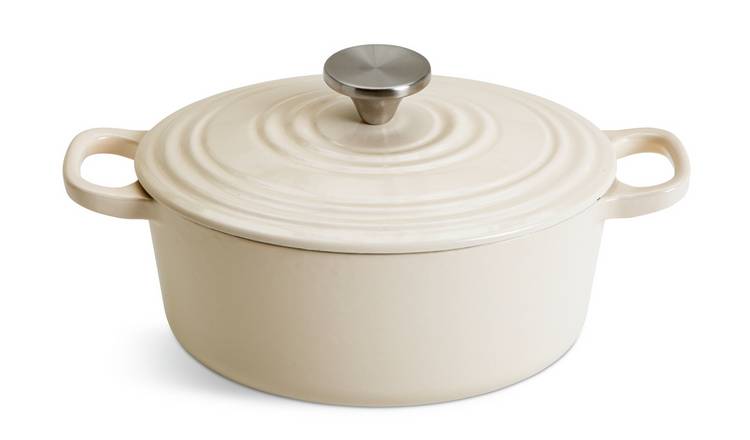 Habitat 2.4 Litre Cast Iron Casserole Dish - Cream