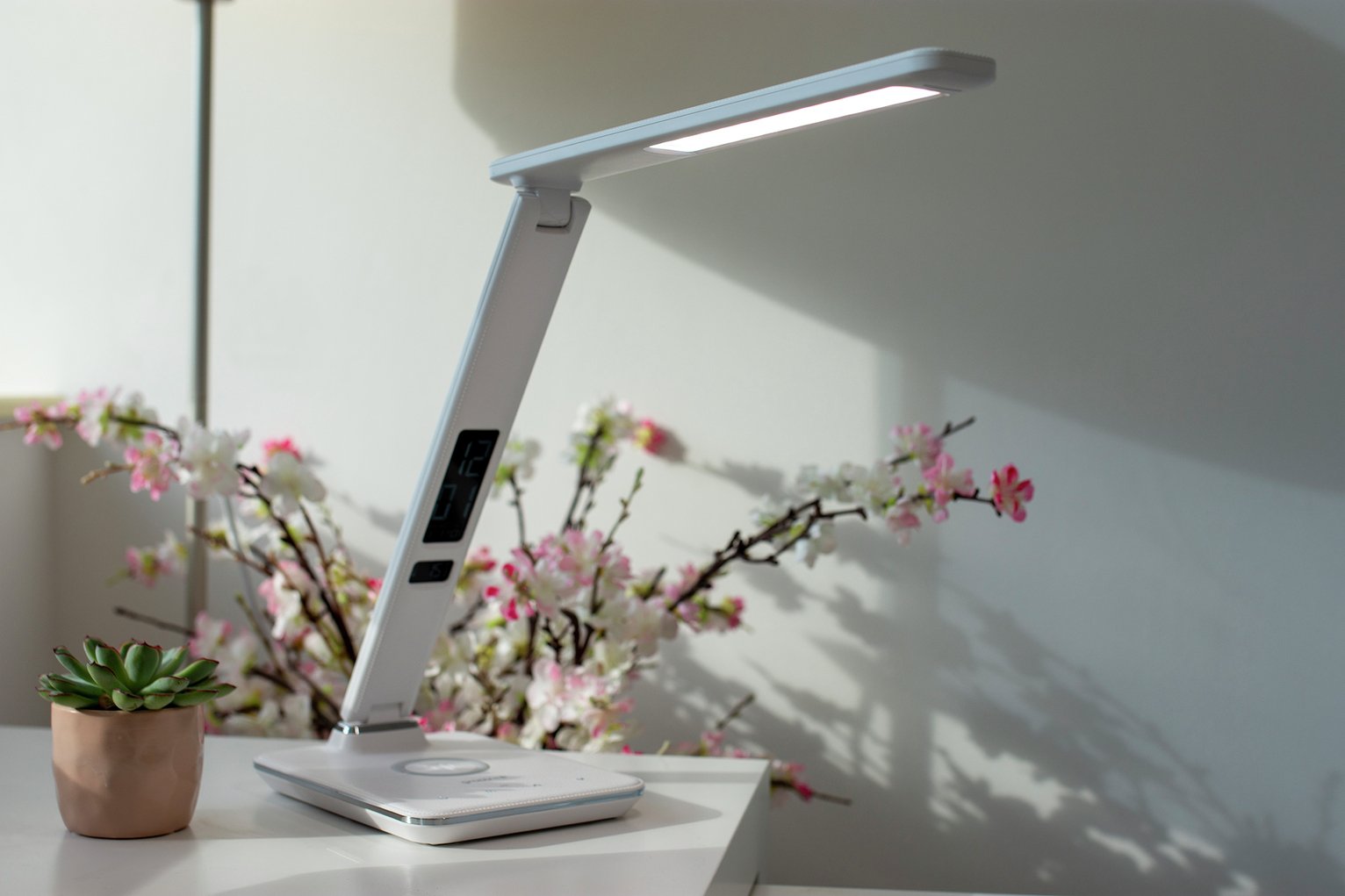 Groov-e Ares Charging Desk Lamp Review