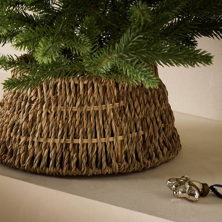 Habitat Handwoven Natural Seagrass Mini Christmas Tree Skirt 0