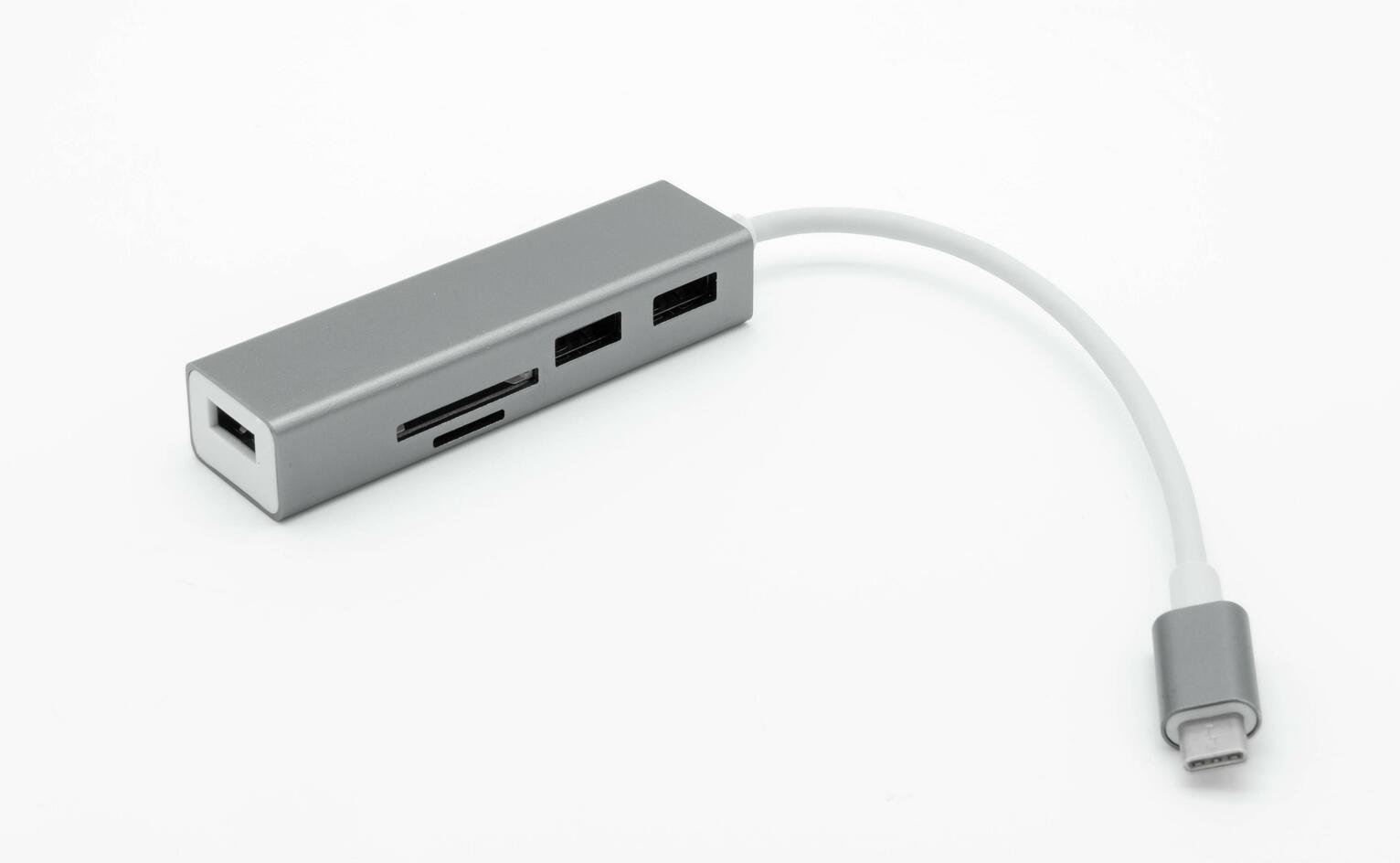 Dynamode USB-C 5 Port Hub with Card Reader Review