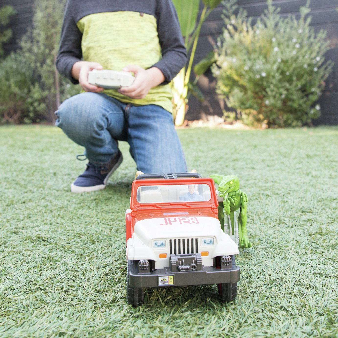 jurassic world remote control jeep