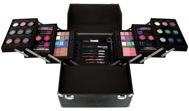 Buy Technic Case | Makeup sets |