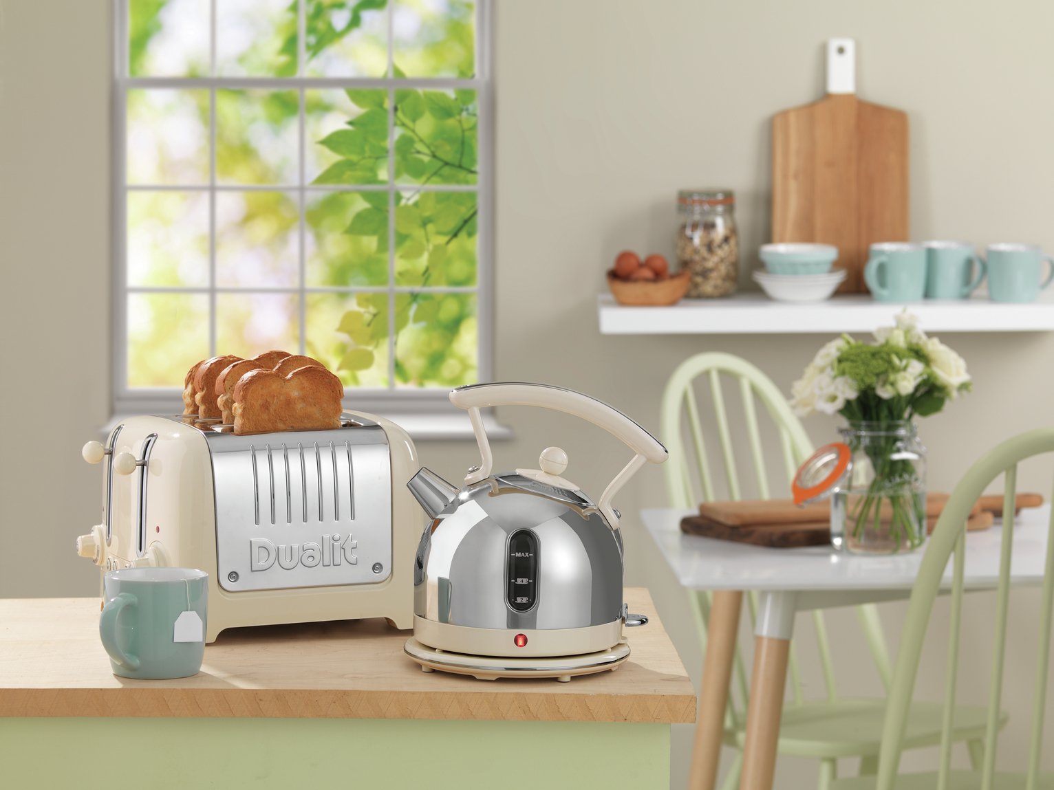 Dualit 72702 Cordless Dome Kettle Reviews