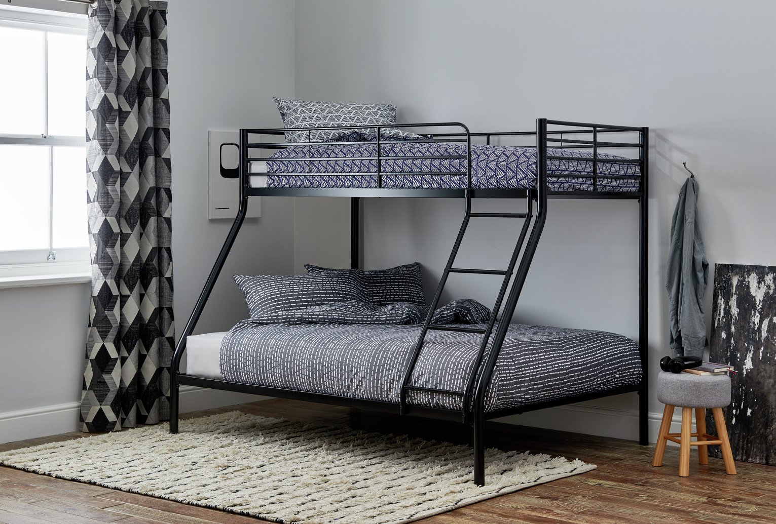 Triple bunk clearance bed black